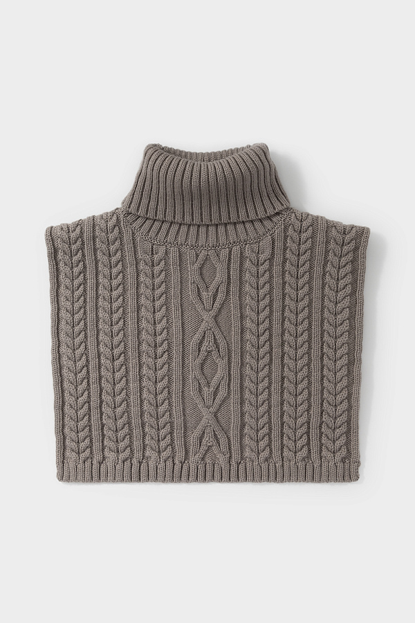 картинка Комлпект шапка и манишка от магазина Одежда+