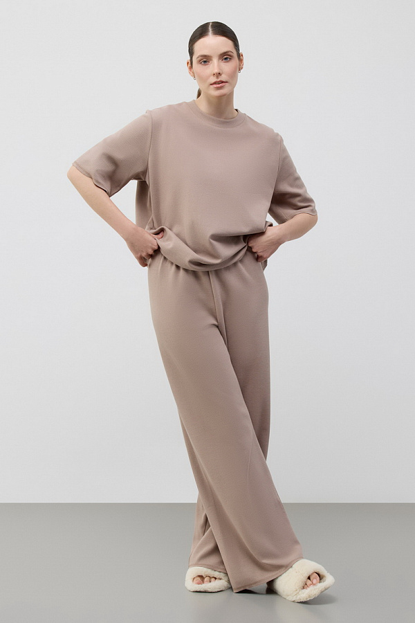 картинка Комплект футболка и брюки из вафельного хлопка от магазина Одежда+