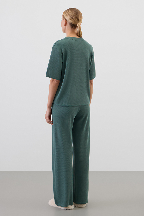 картинка Комлпект футболка и брюки из объемного трикотажа от магазина Одежда+