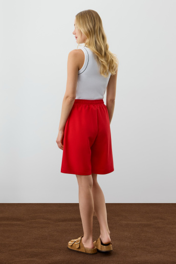 картинка Шорты со стрелками от магазина Одежда+