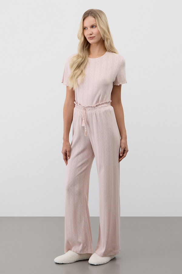 картинка Комплект футболка и брюки из ажурного хлопка от магазина Одежда+