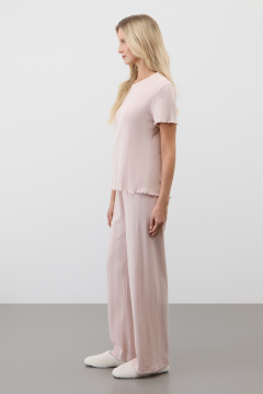 картинка Комплект футболка и брюки из ажурного хлопка от магазина Одежда+