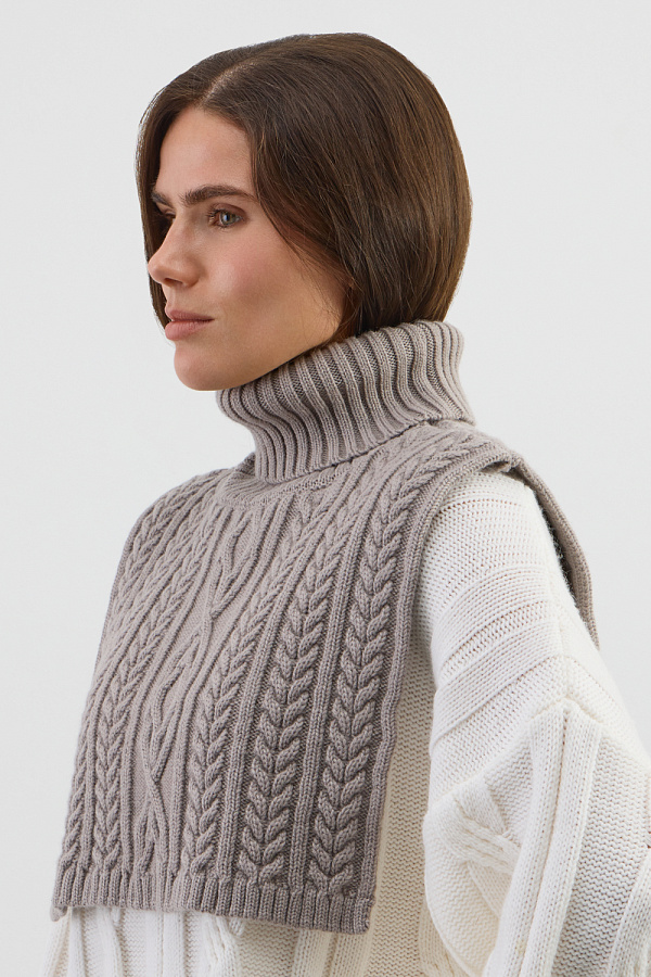 картинка Комлпект шапка и манишка от магазина Одежда+