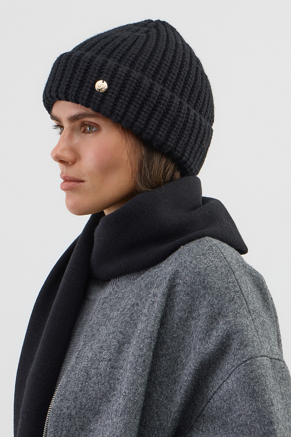 картинка Шапка вязаная с отворотом от магазина Одежда+