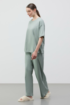 картинка Комплект футболка и брюки из гребенного хлопка от магазина Одежда+