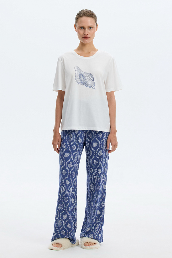 картинка Комплект футболка и брюки из хлопка с модалом от магазина Одежда+