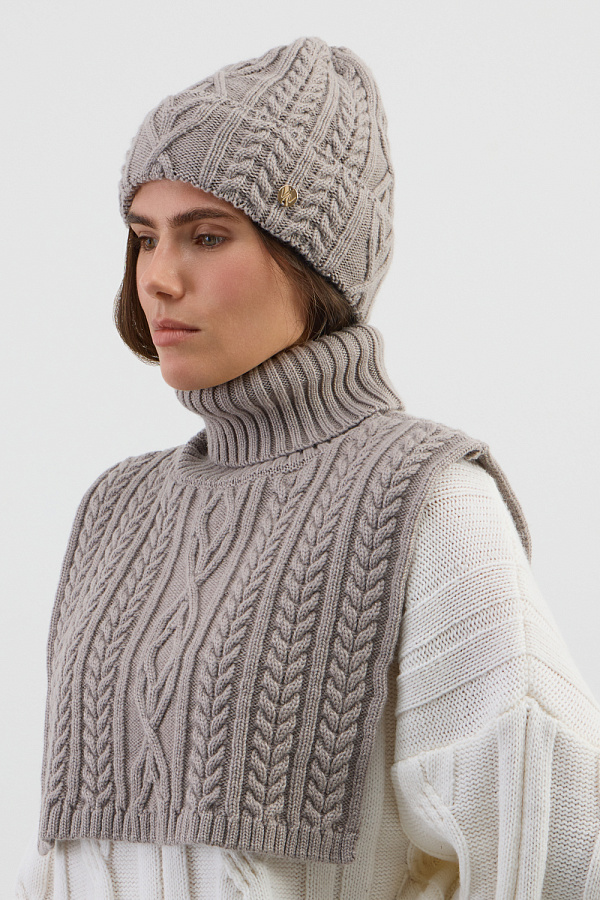 картинка Комлпект шапка и манишка от магазина Одежда+