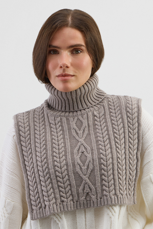 картинка Комлпект шапка и манишка от магазина Одежда+