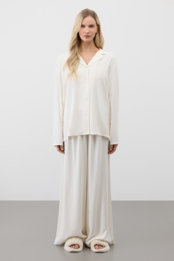 картинка Комплект рубашка и брюки из вискозы от магазина Одежда+