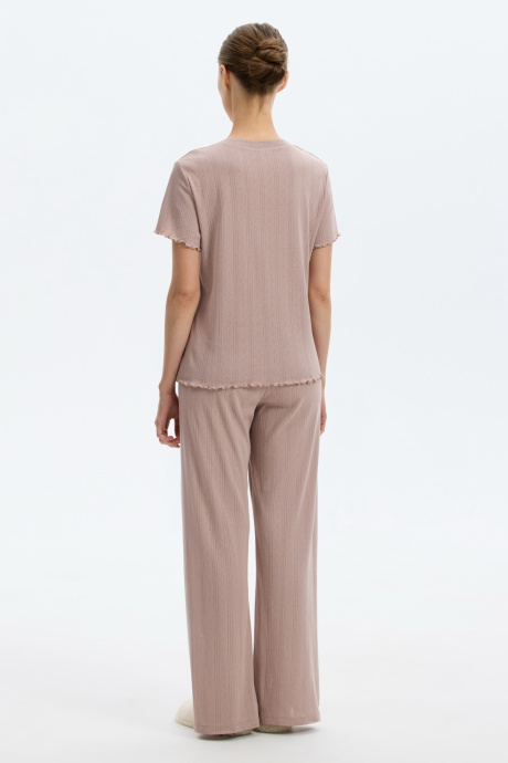 картинка Комплект футболка и брюки из ажурного хлопка от магазина Одежда+