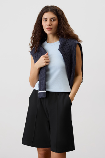 картинка Шорты со стрелками от магазина Одежда+