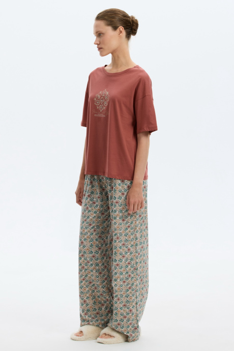 картинка Комплект футболка и брюки из гребенного хлопка от магазина Одежда+