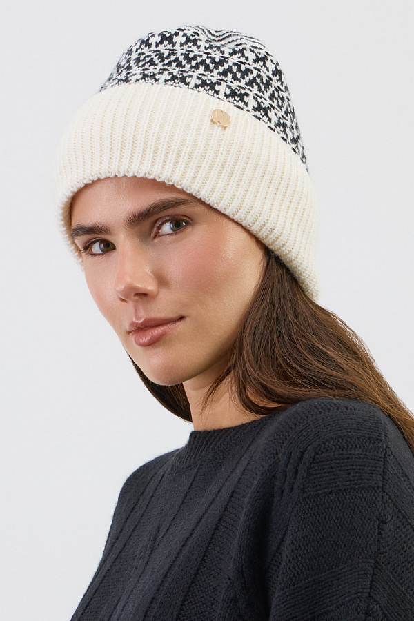 картинка Шапка вязаная от магазина Одежда+