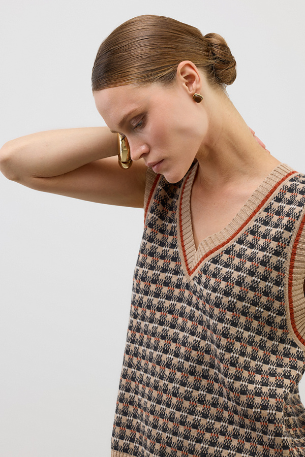 картинка Жилет от магазина Одежда+