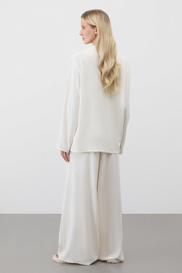 картинка Комплект рубашка и брюки из вискозы от магазина Одежда+