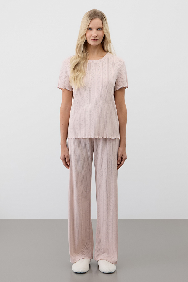 картинка Комплект футболка и брюки из ажурного хлопка от магазина Одежда+