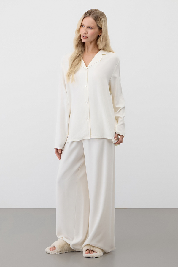 картинка Комплект рубашка и брюки из вискозы от магазина Одежда+